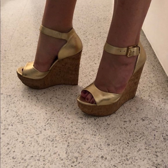Michael Kors Platform Wedges Gold sz 6 - Picture 1 of 8